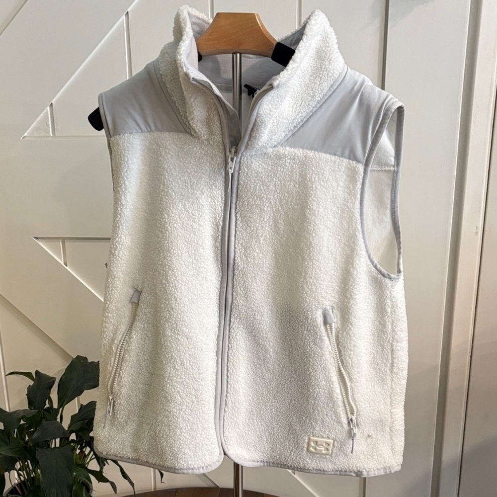 Under Armour Mission Vest Large White Bouclé Fleece Gray Windproof Panels EUC